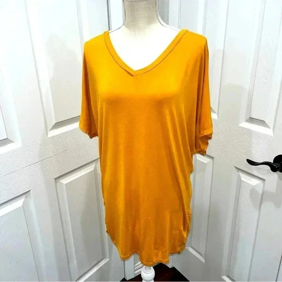 made by johnny Tops - Made by Johnny v-neck ruched sides, short sleeve, mustard yellow, soft tee shirt